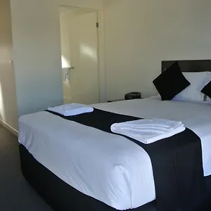 https://dooleys-springsure-tavern-motel.queenslandhotels.net